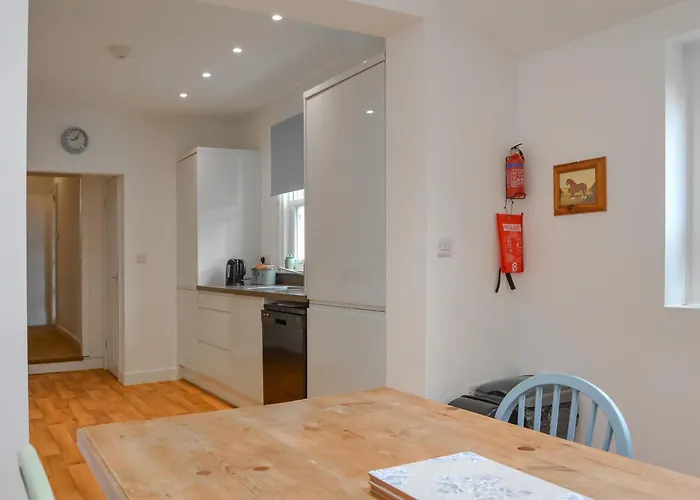 Number 42 Scarborough